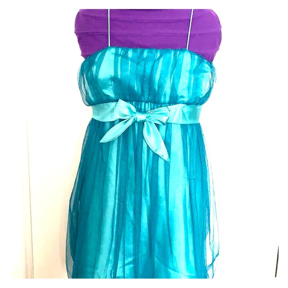 BOUTIQUE STYLE DRESS - Picture 1 of 2